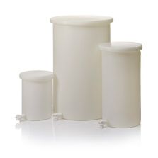Nalgene Heavy-Duty Cylindrical LLDPE Tanks With Spigots