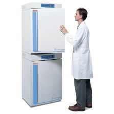 Thermo Scientific 3110 LAB.INCUBATOR T/C CO2 115v