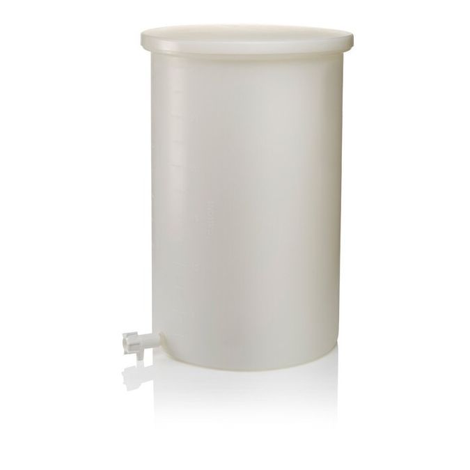 Nalgene Heavy-Duty Cylindrical LLDPE Tanks With Spigots