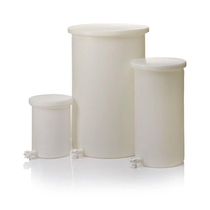 Nalgene Heavy-Duty Cylindrical LLDPE Tanks With Spigots